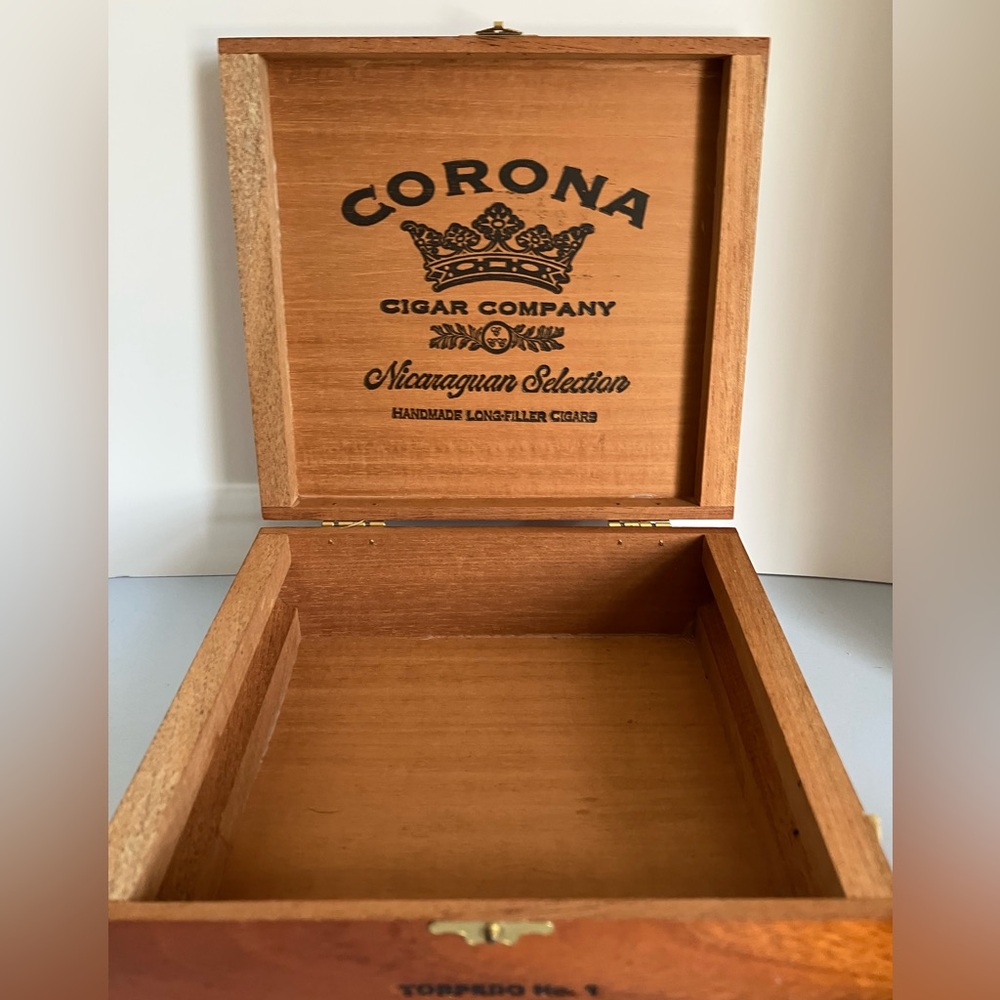 Vintage Coronas Dovetailed Wooden Cigar Box Empty box